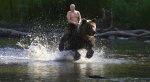 Мемы недели: аниме и «Гадкий я», Путин и медведь, 8 марта и странный подарок «ВКонтакте». - Изображение 2