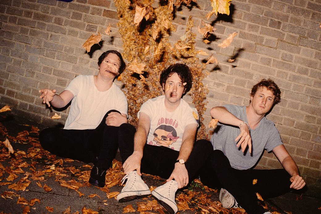 Короткая рецензия на альбом The Wombats — Beautiful People Will Ruin Your Life